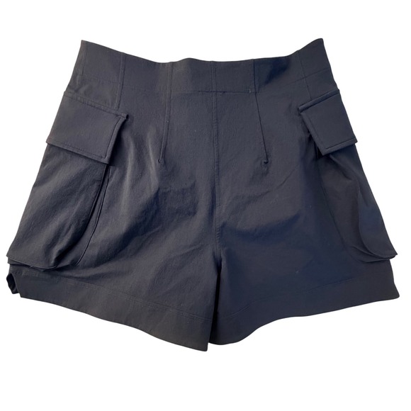 Lululemon Relaxed Fit Super High Rise 4" Cargo Shorts Black High Rise Sz 6 NWOT - Picture 2 of 6